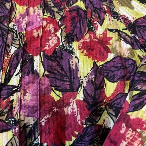 Christopher & Banks floral button down shirt Small - Picture 5 of 6